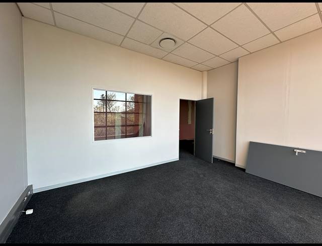 253M² OFFICE TO LET IN ECO PARK ESTATE